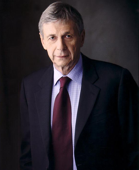 How tall is William B Davis?